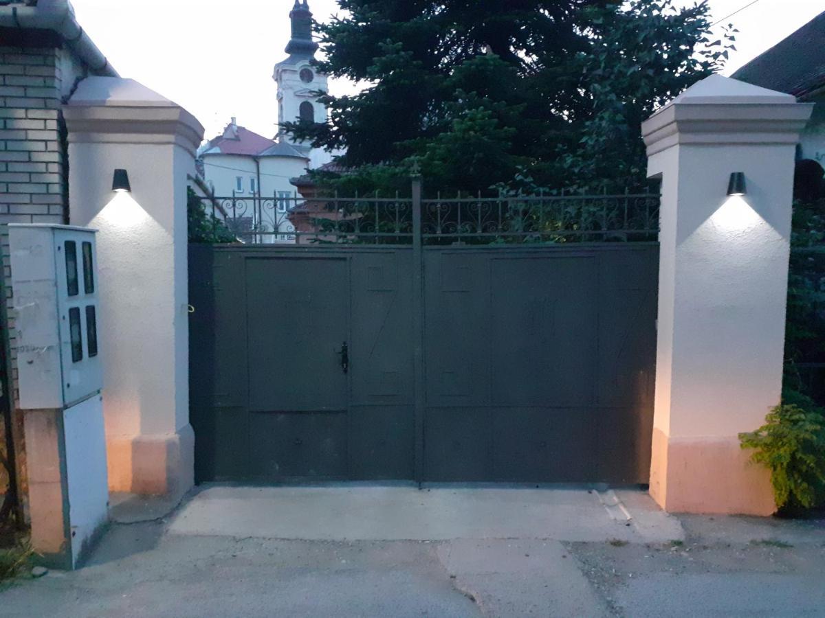 Apartman Centar Carloviţ Exterior foto