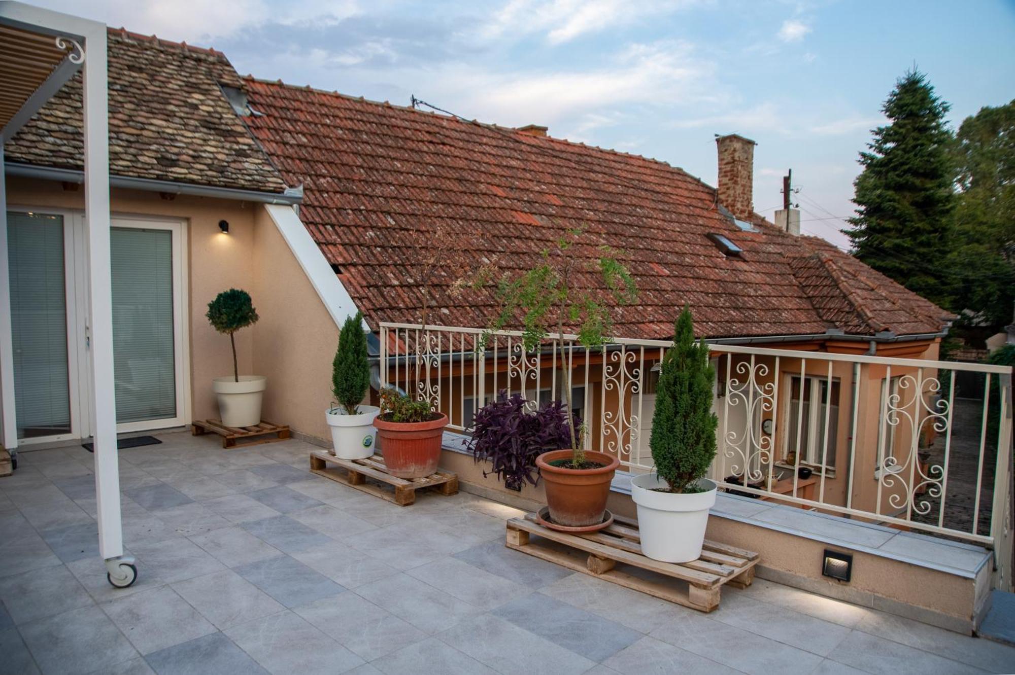 Apartman Centar Carloviţ Exterior foto