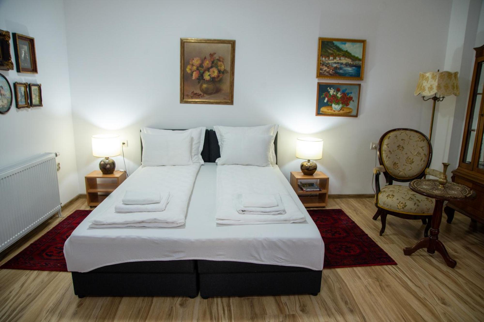 Apartman Centar Carloviţ Exterior foto