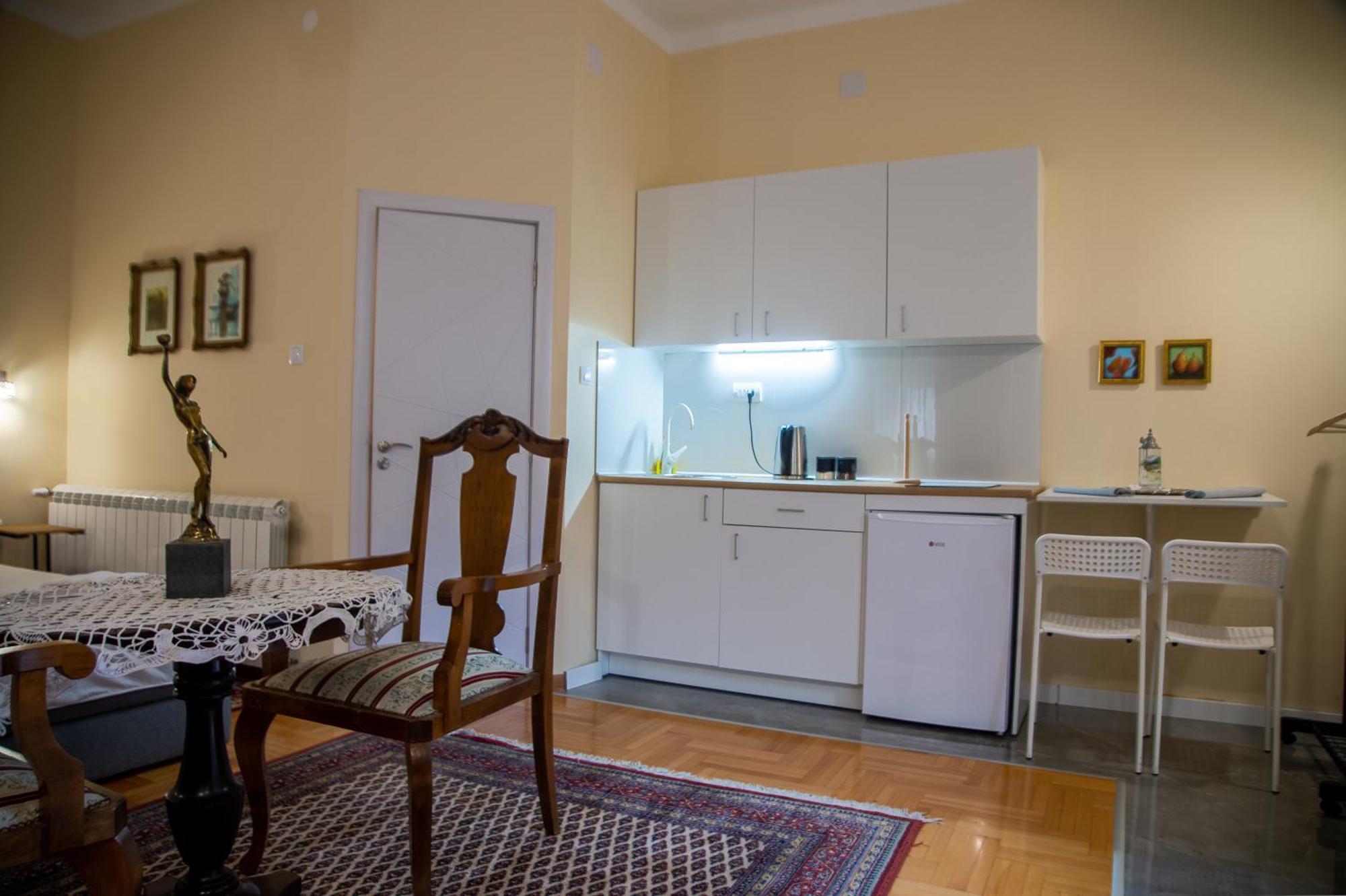 Apartman Centar Carloviţ Exterior foto