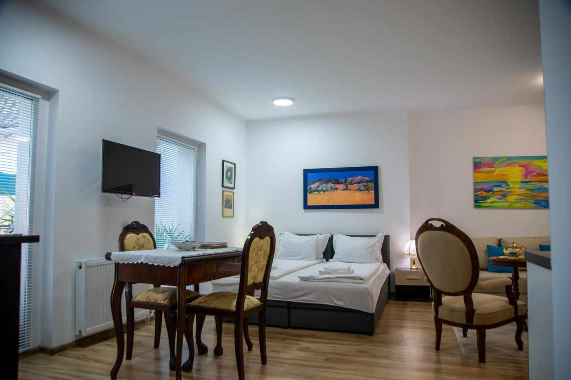 Apartman Centar Carloviţ Exterior foto