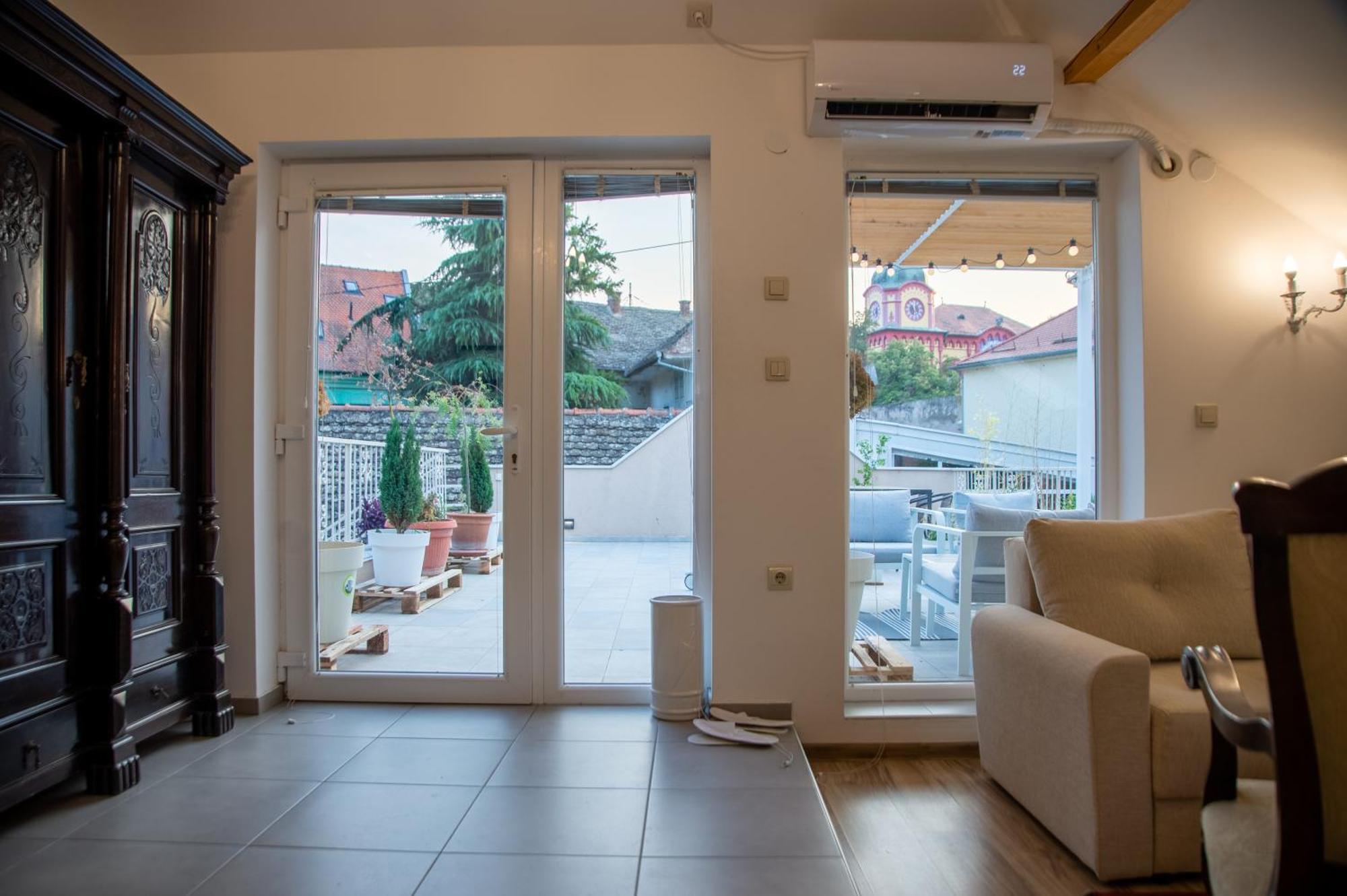 Apartman Centar Carloviţ Exterior foto
