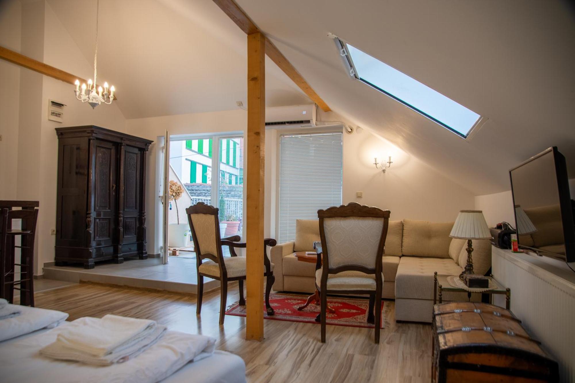 Apartman Centar Carloviţ Exterior foto