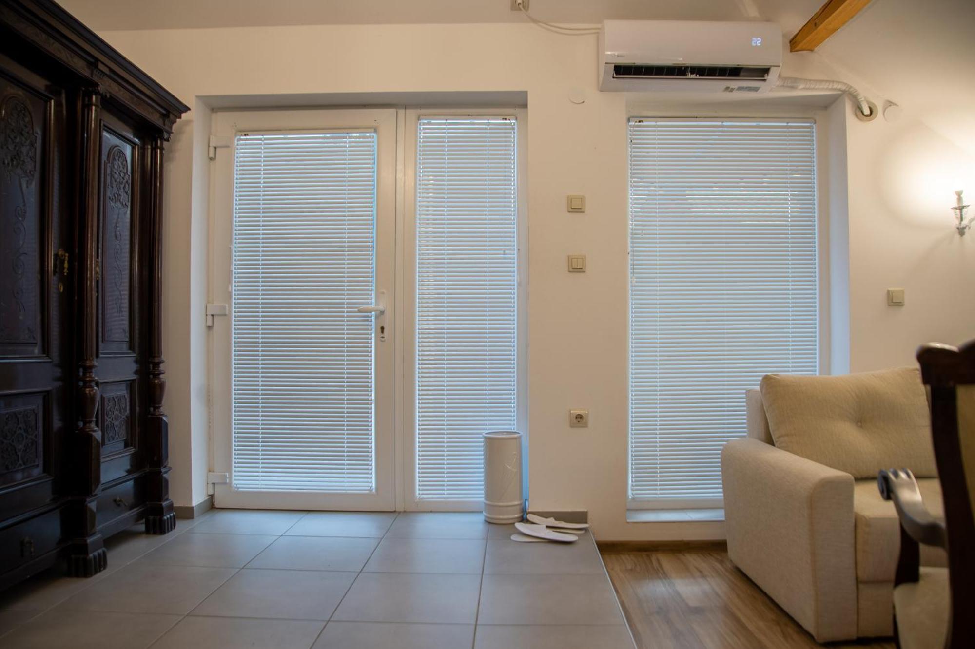 Apartman Centar Carloviţ Exterior foto