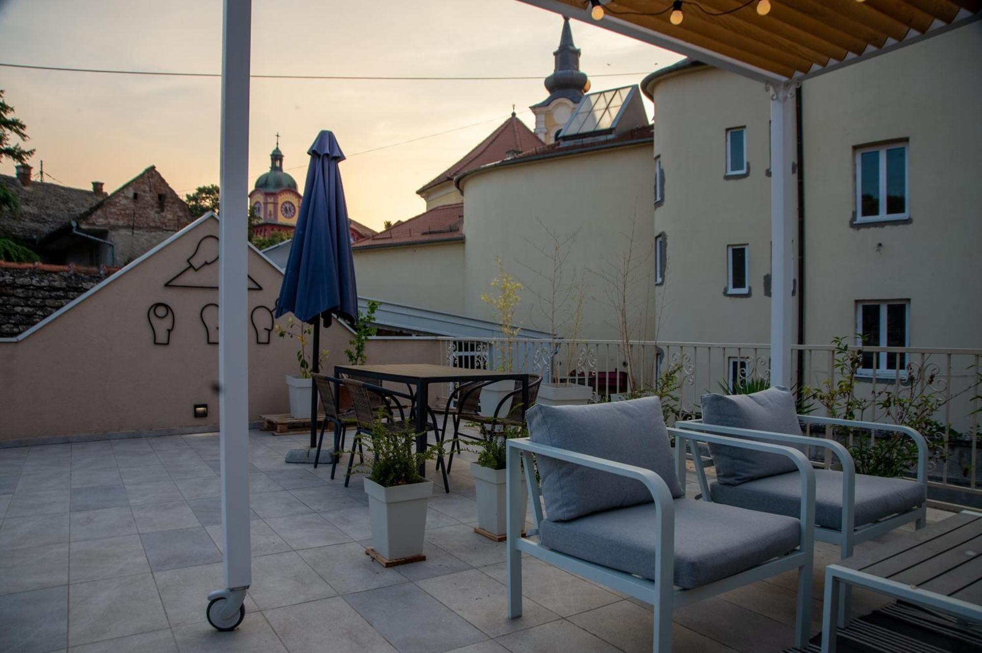 Apartman Centar Carloviţ Exterior foto