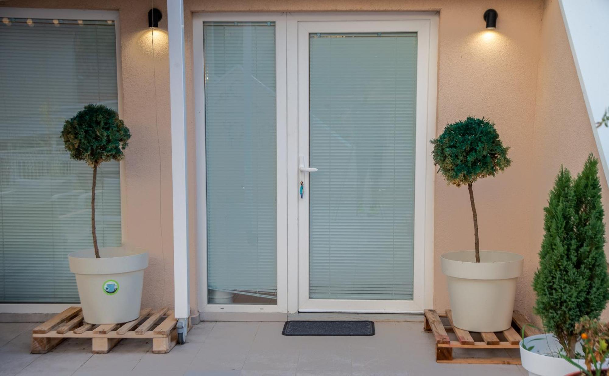 Apartman Centar Carloviţ Exterior foto
